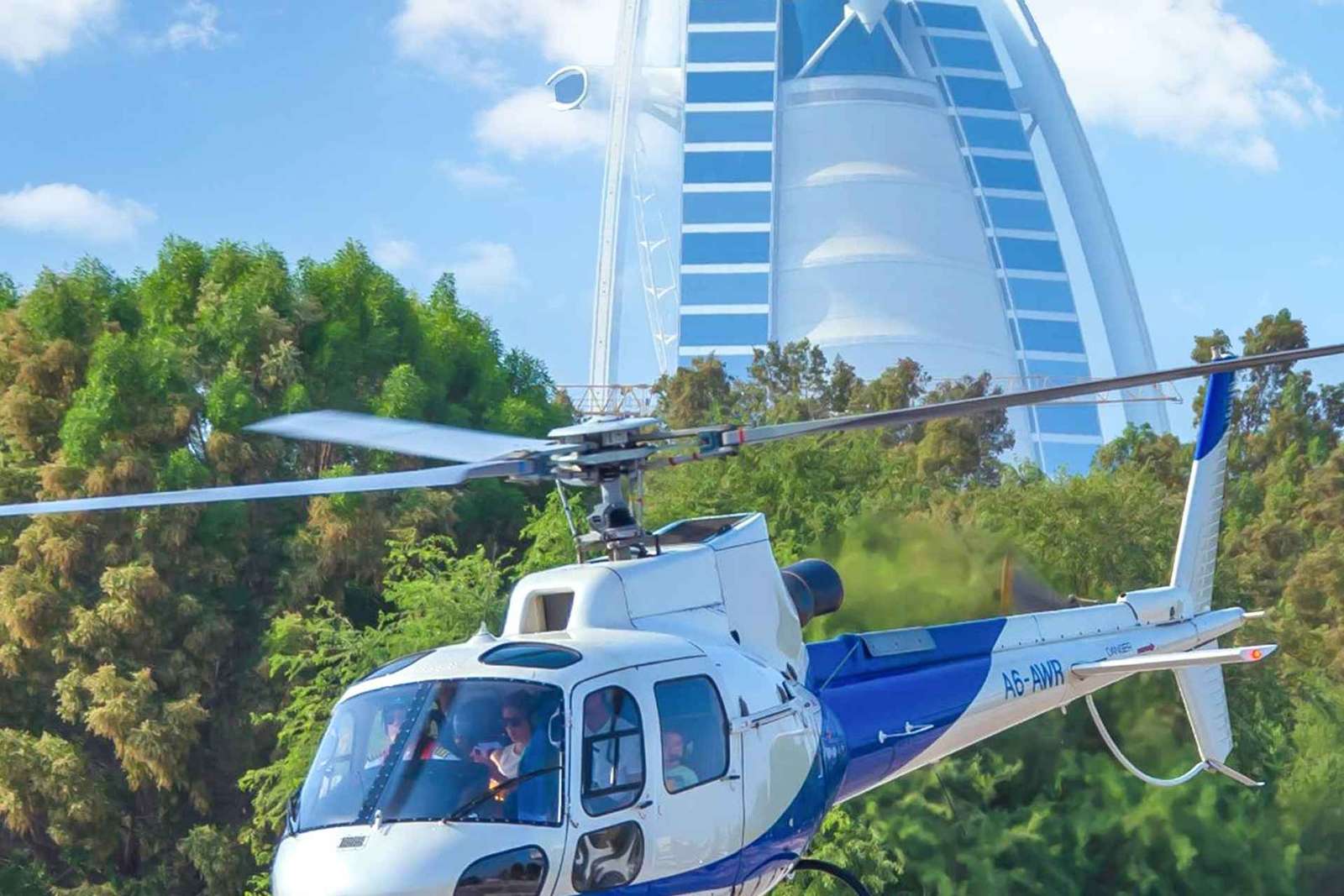 Dubaj: 22-minutowy lot helikopterem