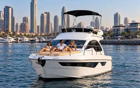 Private Yacht Tour: Dubai Boat Cruise with Optional BBQ