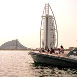 Dubaj: 100-minutowy rejs łodzią motorową, widok na Atlantis i Burj Al Arab