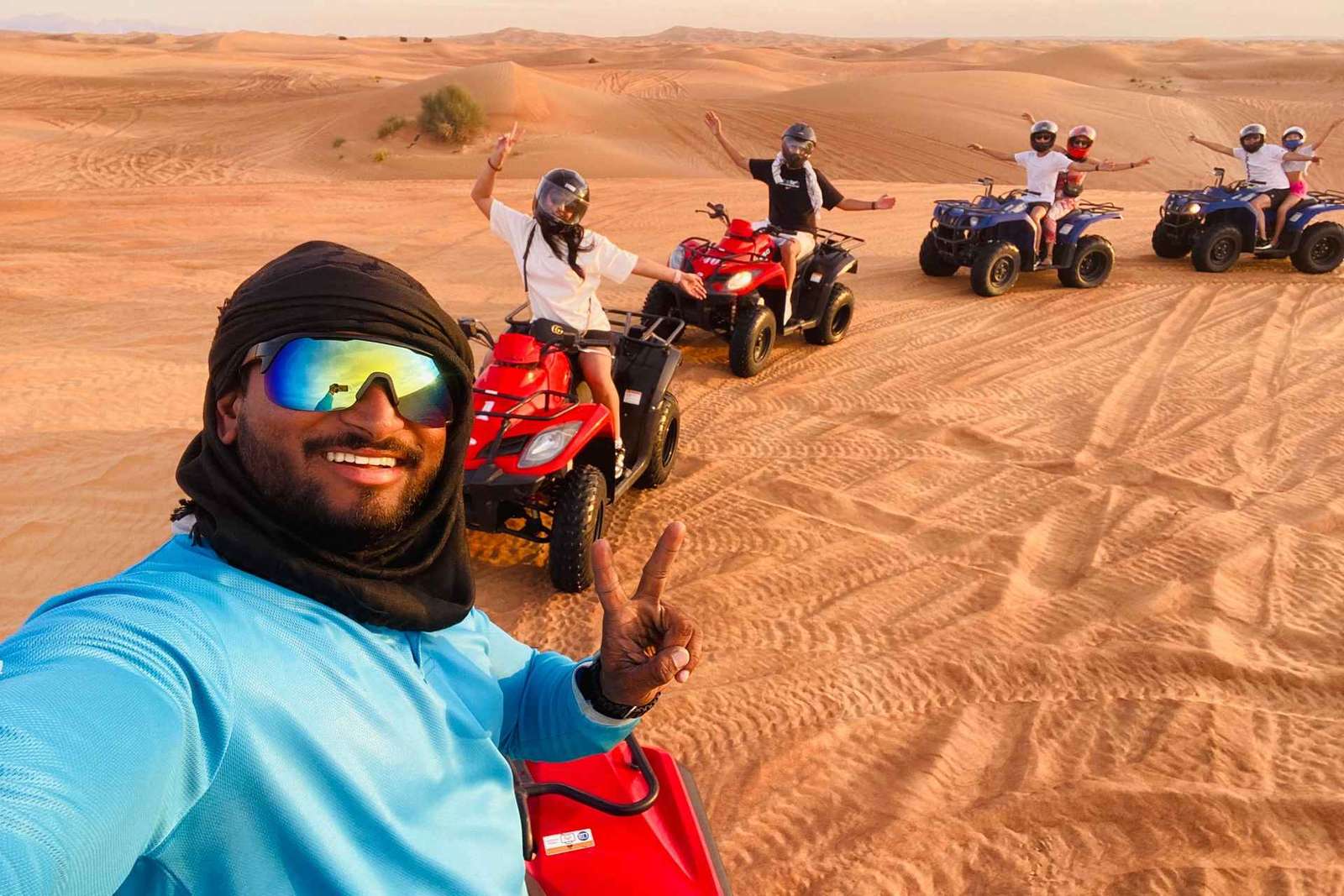 Dubaj: Safari na quadach, wielbłądy i kolacja BBQ w Al Khayma Camp
