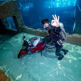 Dubai: Sunken City Walk at Deep Dive - Not Certifcate Needed
