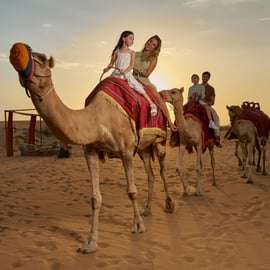 Dubaj: safari na pustyni, pokaz rozrywkowy i kolacja