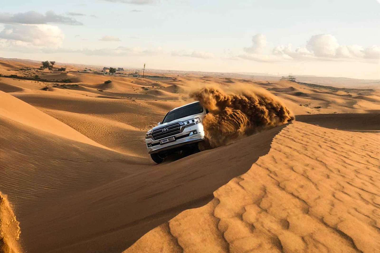 Dubaj: Poranny pustynny quad, buggy lub przejażdżka samochodem 4x4 na czerwonych wydmach