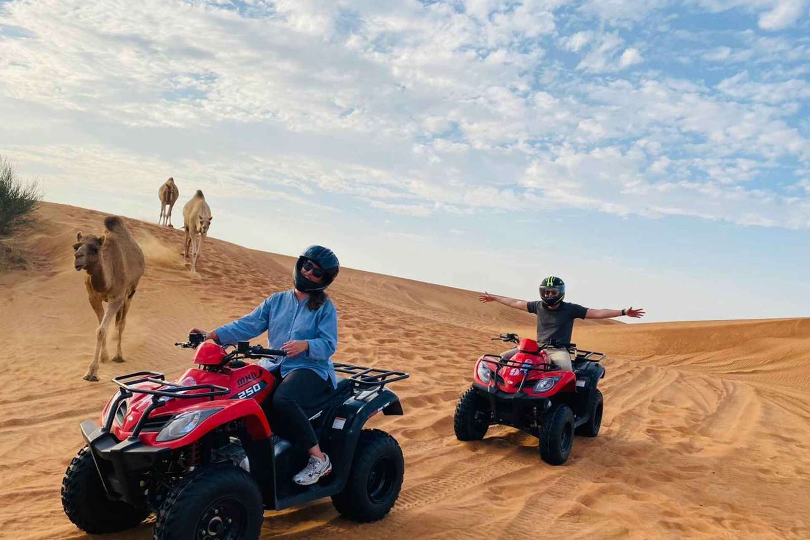 Dubaj: Przygodowe safari na quadach, przejażdżka na wielbłądzie i przekąski
