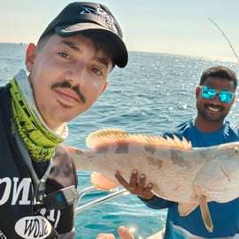 Dubaj: Prywatna wyprawa wędkarska (głębokie morze) 4 godziny i grill