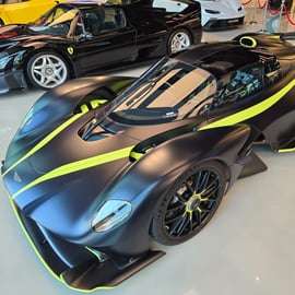 Dubai: Luxury Car Showroom Tour with Dubai Mall Drop-Off