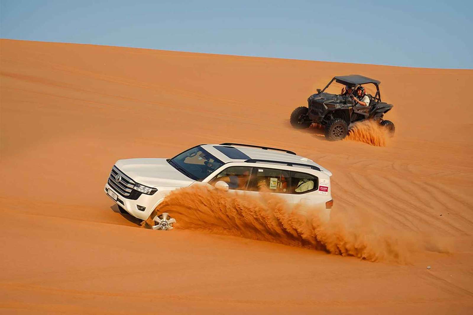 Dubaj: Sandboarding, przejażdżka na wielbłądzie i safari na czerwonych wydmach