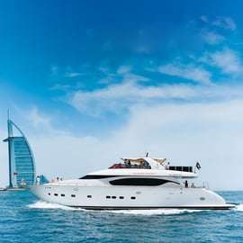 Dubai Marina: Wycieczka jachtem z opcjonalnym śniadaniem lub grillem
