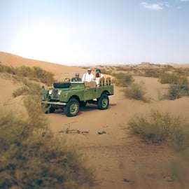 Dubaj: Safari w zabytkowym Land Roverze z kolacją