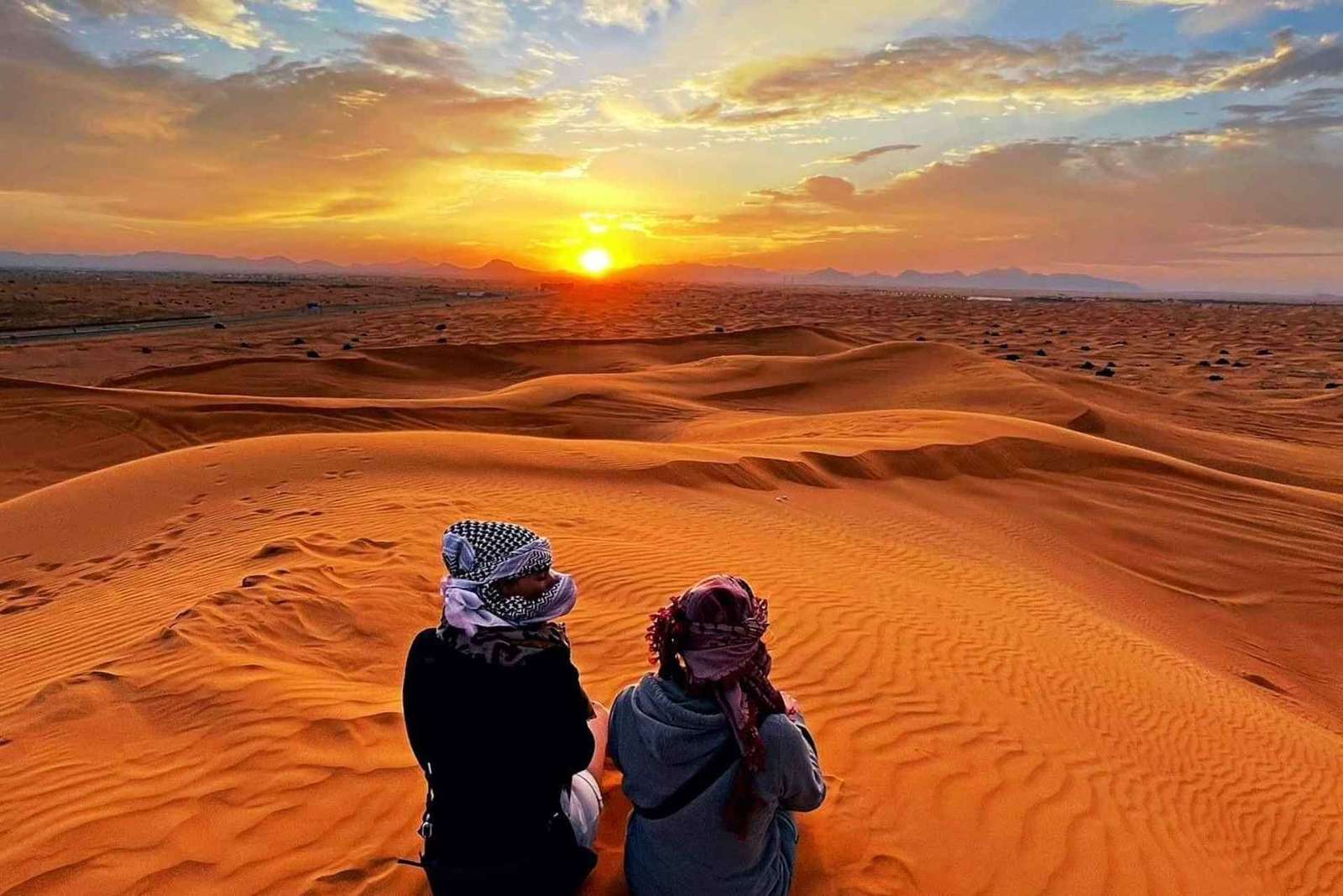 Dubaj: malownicze doświadczenie na pustyni o wschodzie słońca z jeziorem flamingów