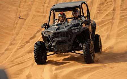 Dubaj: Buggy Dune Bashing, Sand Boarding, Przejażdżka na wielbłądzie & Show