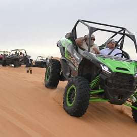 Dubaj: Samodzielna przygoda z buggy z opcjonalną kolacją BBQ