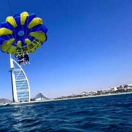 Dubaj: Parasailing Tour z widokiem na Burj Al Arab i lodami