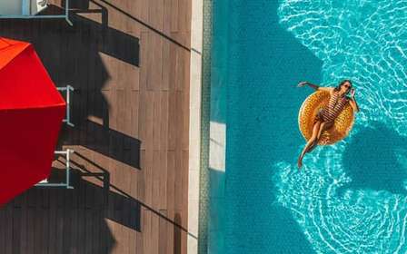 Dubaj: Dzień na plaży na Palmie z widokiem na Skyline