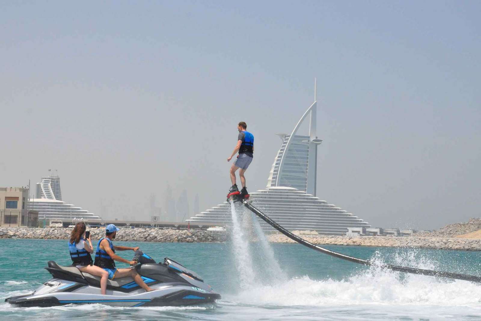 30-Min Dubai Flyboard with Instructor & Free Ice Cream