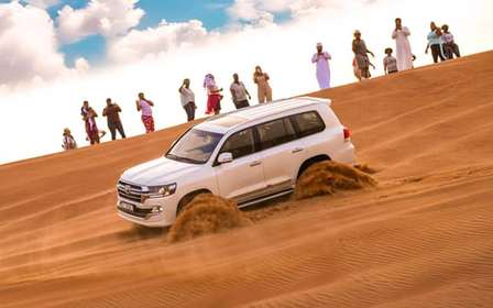Dubaj: Safari na pustyni z kolacją BBQ i opcjami jazdy quadem