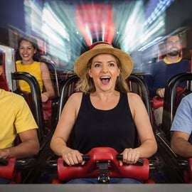 Z Dubaju: Jednodniowa wycieczka do Abu Zabi z biletem do Ferrari World