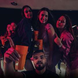 Dubaj: Doświadczenie na superjachcie z imprezą i DJ-em na żywo