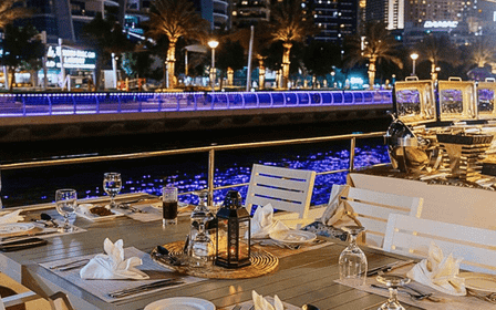 Dubaj: Marina Premium Dinner Cruise z nielimitowanymi napojami