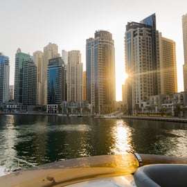 Dubai: Private VIP Luxury Yacht Tour with BBQ & Drinks