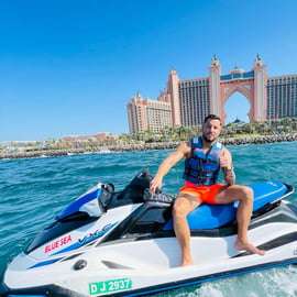 Dubaj: 30-minutowa wycieczka skuterem wodnym lub samochodem odrzutowym z widokiem na Burdż al-Arab