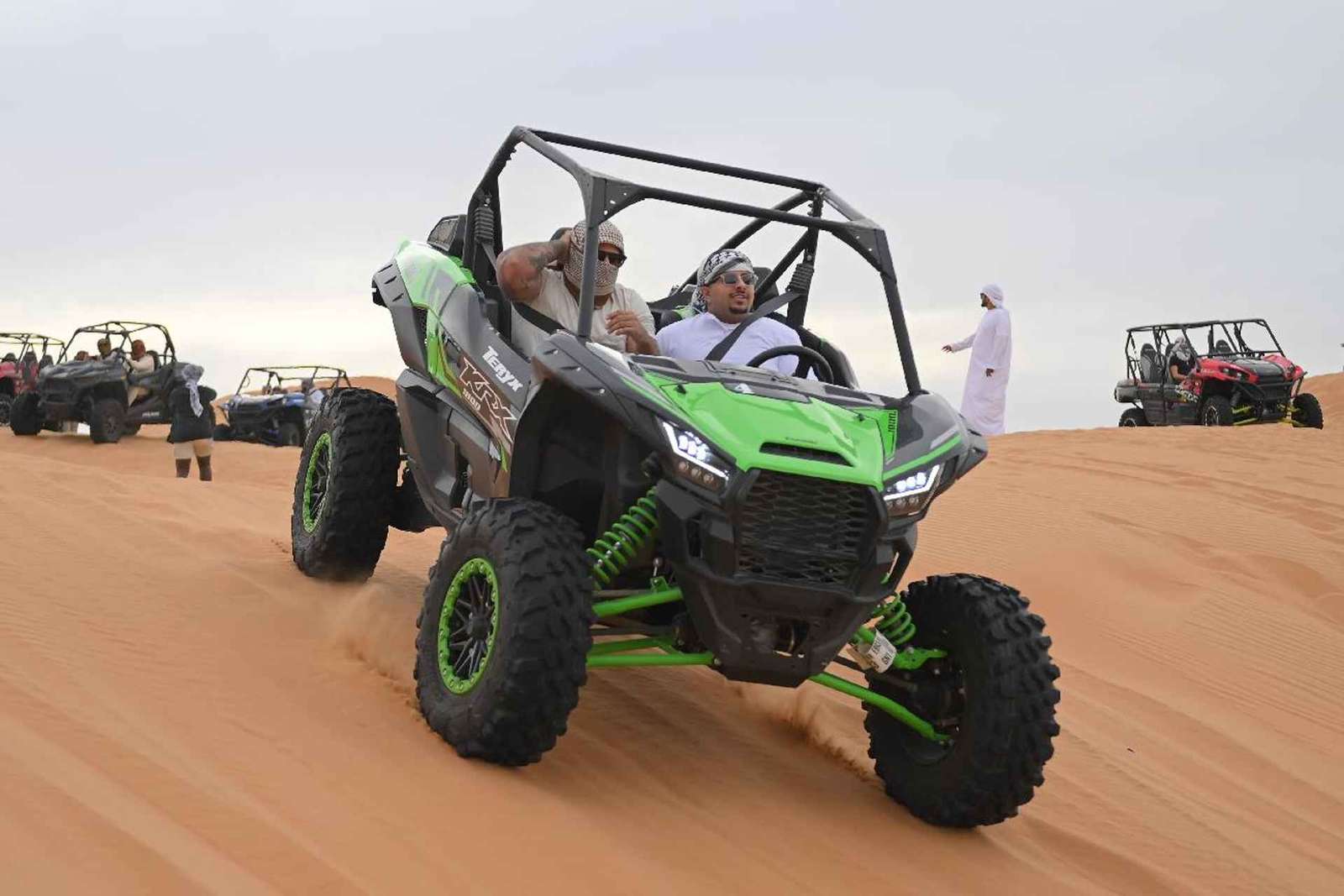 Dubaj: Samodzielna przygoda z buggy z opcjonalną kolacją BBQ
