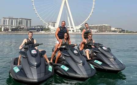 Dubaj: Wycieczka na nartach wodnych z widokiem na hotel Atlantis i Burdż al-Arab