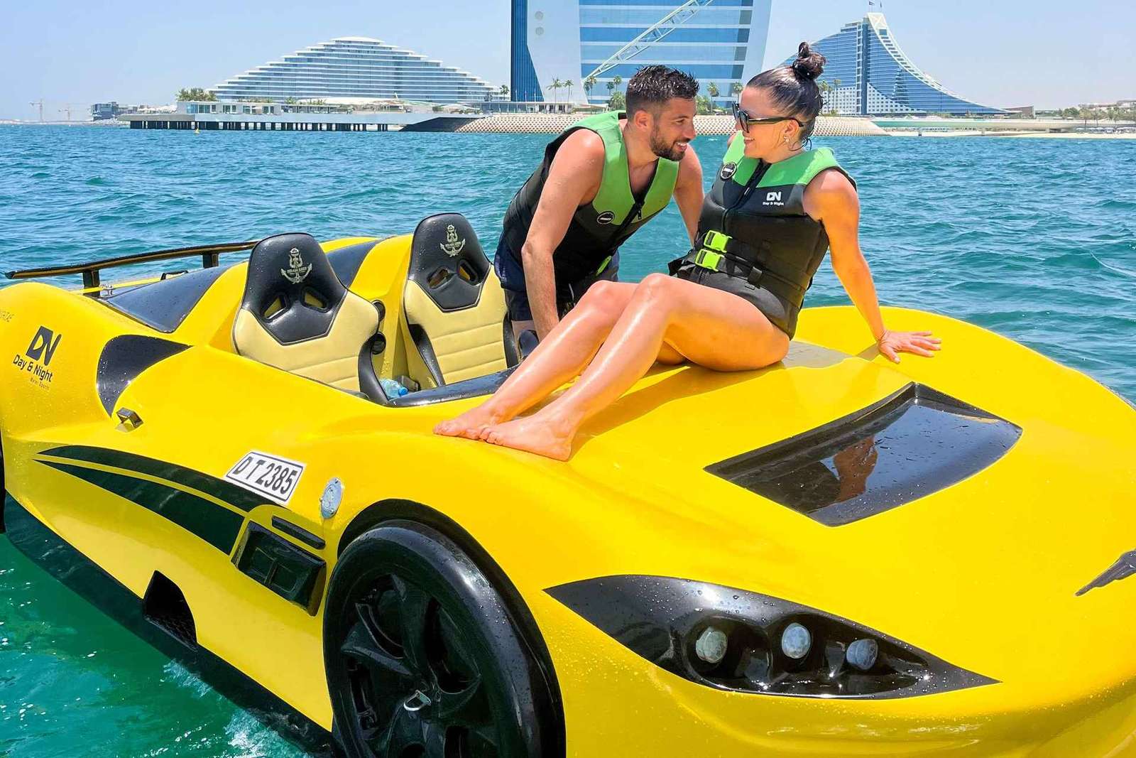 DUBAJ: TOP JETCAR S VÝHLEDEM NA BURJ AL ARAB S FOTOGRAFIEMI A VIDEI