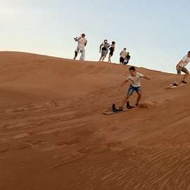 Dubaj: wieczorne safari na pustyni z kolacją w formie bufetu