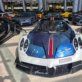 Dubai: Luxury Car Showroom Tour with Dubai Mall Drop-Off