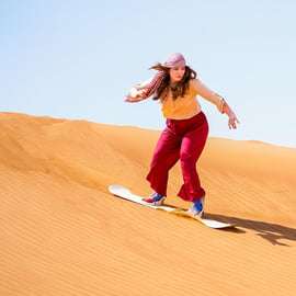 Dubaj: Sandboarding, przejażdżka na wielbłądzie i safari na czerwonych wydmach