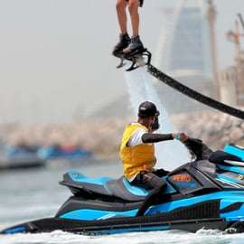 30-Min Dubai Flyboard with Instructor & Free Ice Cream
