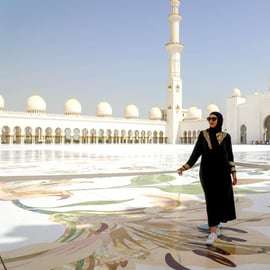 Z Dubaju: Meczet Szejka Wielkiego Zayeda i wejście do Ferrari World