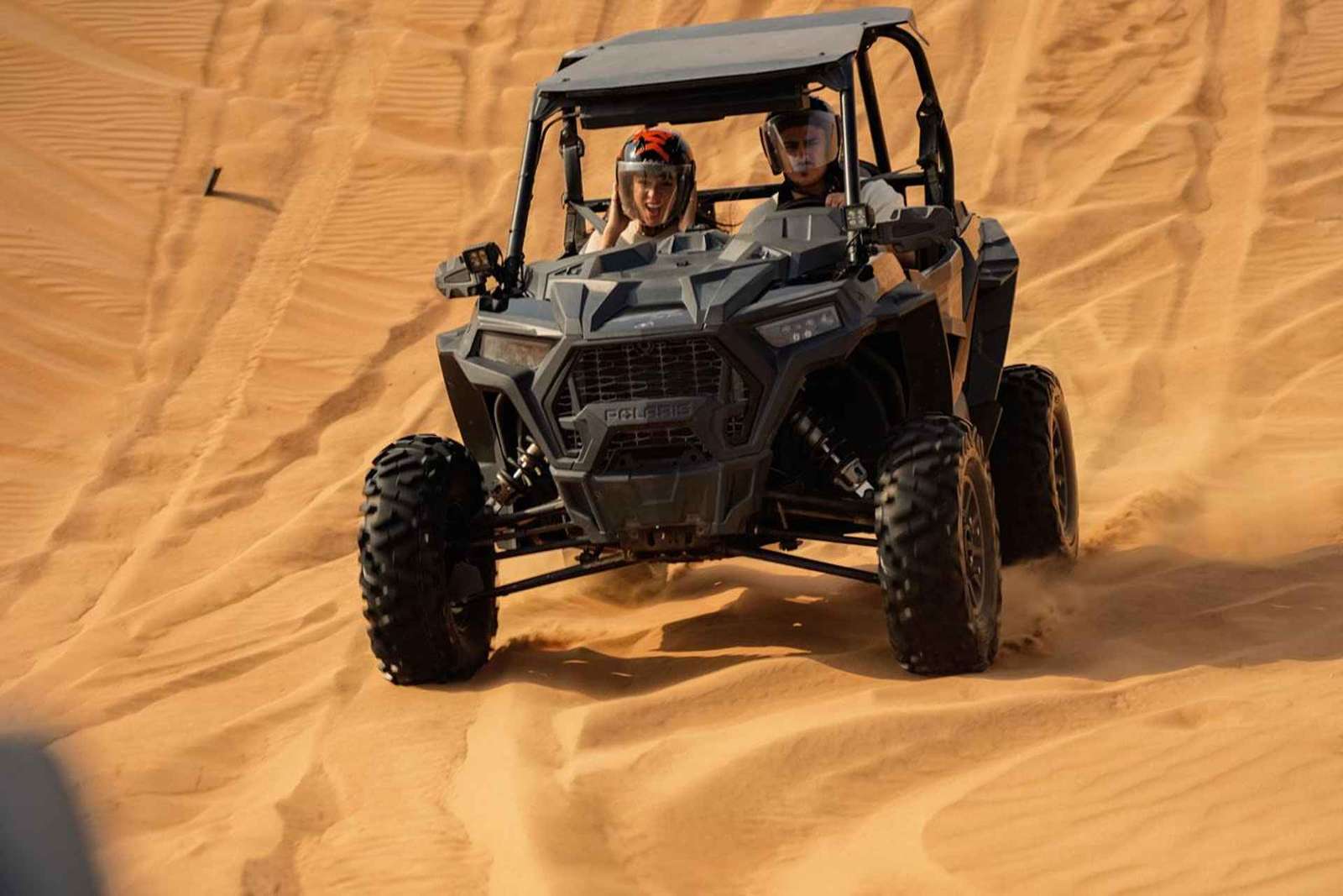 Dubaj: Buggy Dune Bashing, Sand Boarding, Przejażdżka na wielbłądzie & Show