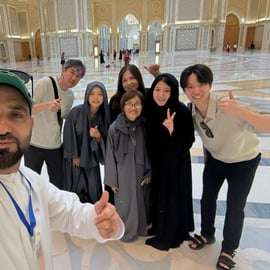 Dubaj/Abu Zabi: prywatny transport z przewodnikiem