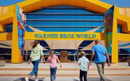 Dubai: Sheikh Zayed Mosque & Warner Bros w/ Transfer
