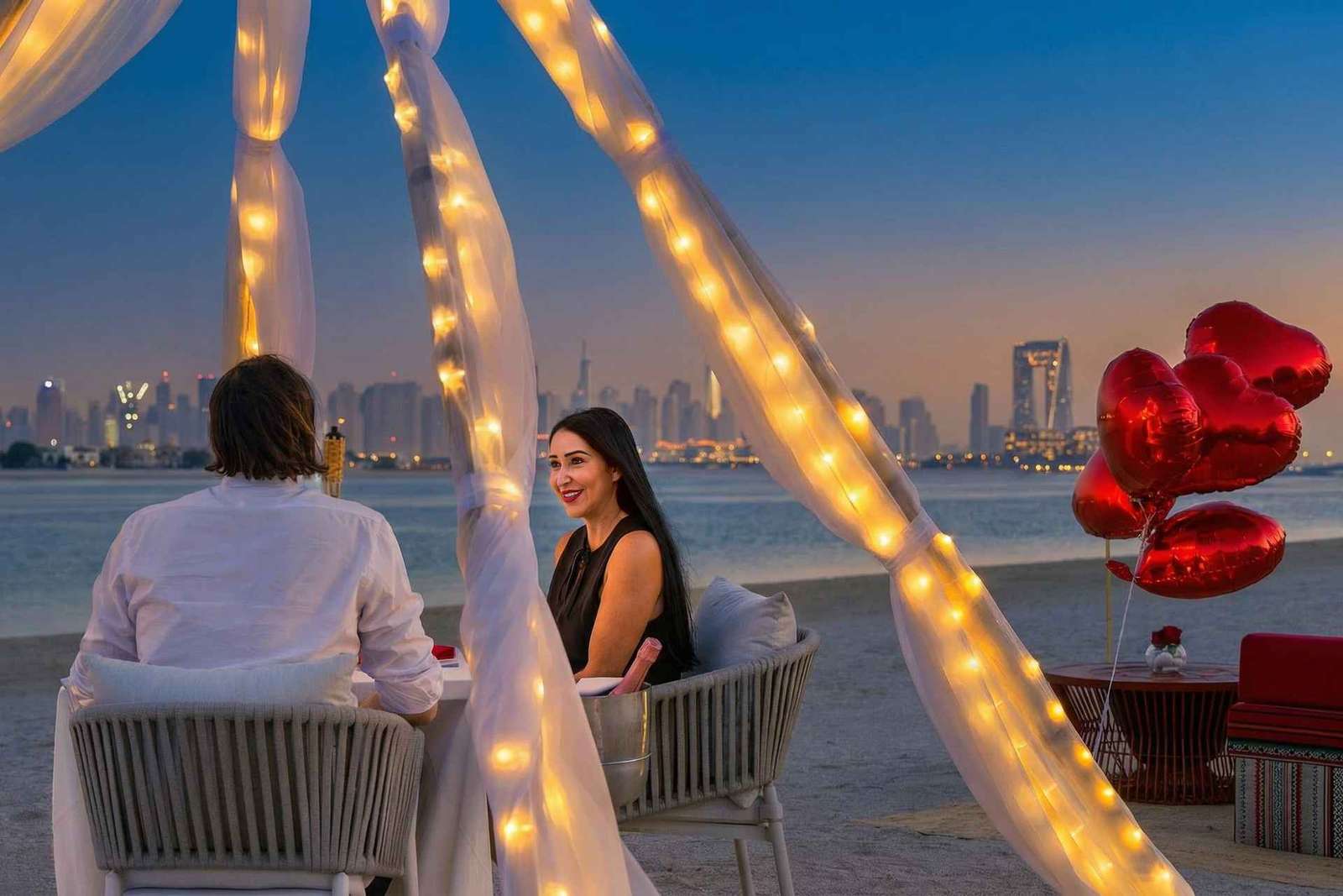 Dubaj: Romantická večeře na pláži pro dva s výhledem na panoráma