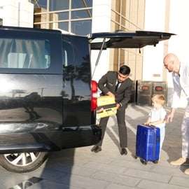 Prywatny: Prywatny transfer do/z Dubaju lub Abu Zabi