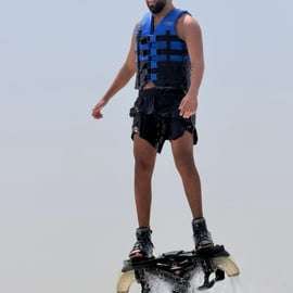 30-Min Dubai Flyboard with Instructor & Free Ice Cream