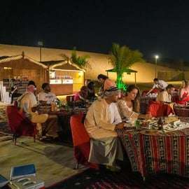 Dubaj: Safari na pustyni z grillem VIP i opcjonalnym quadem