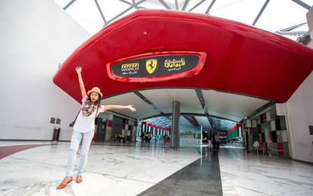 Z Dubaju: Jednodniowa wycieczka do Abu Zabi z biletem do Ferrari World