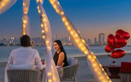 Dubaj: Romantyczna kolacja na plaży dla 2 osób z widokiem na Skyline