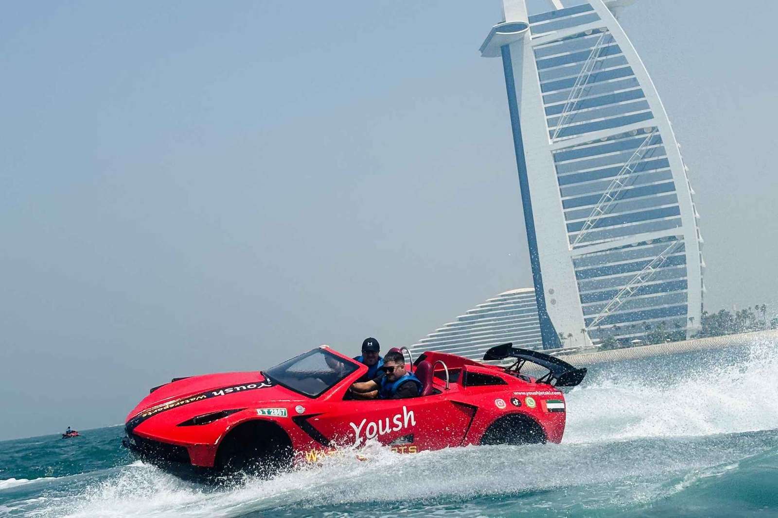 Dubaj: 30-minutowa wycieczka samochodem odrzutowym przez Burj Al Arab z lodami