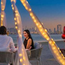 Dubaj: Romantická večeře na pláži pro dva s výhledem na panoráma
