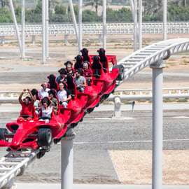 Z Dubaju: Jednodniowa wycieczka do Abu Zabi z biletem do Ferrari World